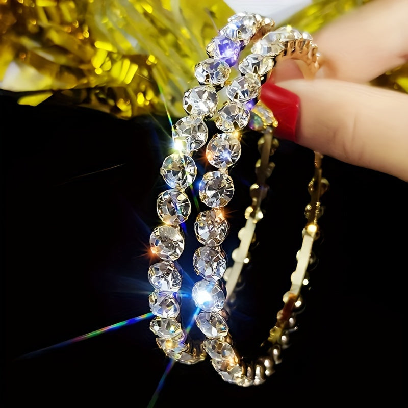 A Pair Of Hollow Circle Design Earrings