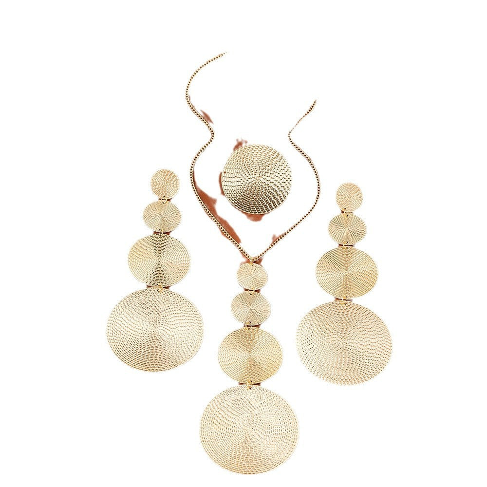 Chic Vintage-Inspired Jewelry Set with Disc Pendant Necklace